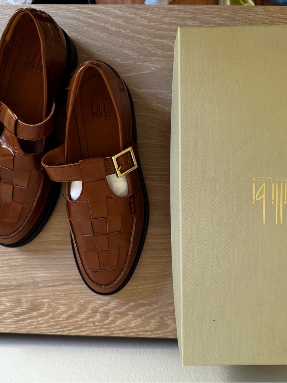 Women's Woven Leather Strap Loafers - Picture 5 of 5